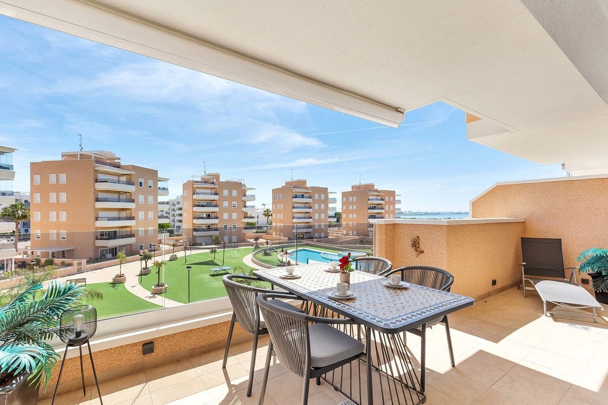 Apartamento de 3 habitaciones en Guardamar del Segura en venta con piscina - 284.900 € (Ref: 10017824)