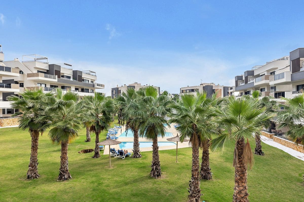 2 bedroom Apartment for sale in Orihuela with pool - € 289,900 (Ref: 10017825)