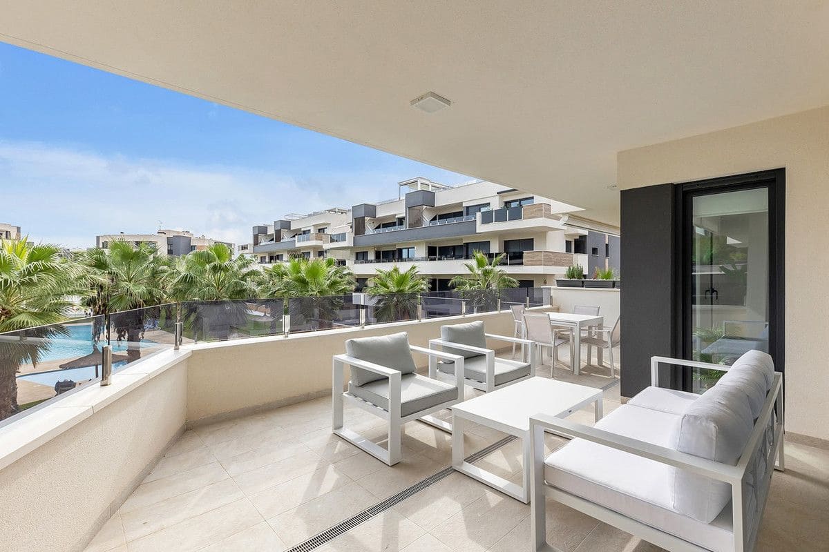 2 bedroom Apartment for sale in Orihuela with pool - € 289,900 (Ref: 10017825)