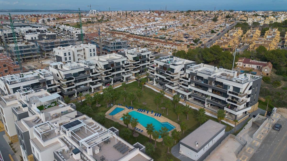2 bedroom Apartment for sale in Orihuela with pool - € 289,900 (Ref: 10017825)