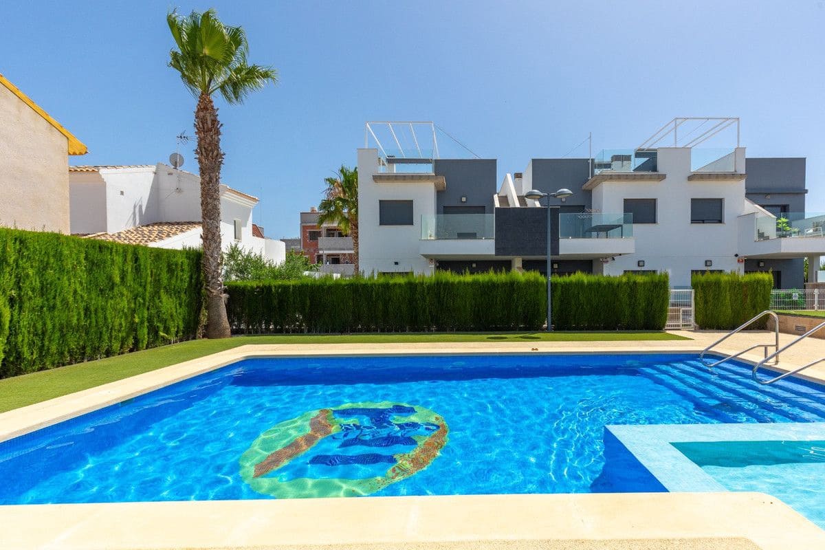2 bedroom Apartment for sale in Pilar de la Horadada with pool - € 195,000 (Ref: 10017826)