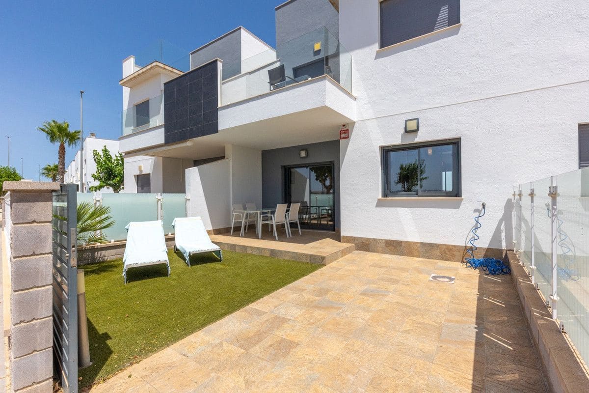 2 bedroom Apartment for sale in Pilar de la Horadada with pool - € 195,000 (Ref: 10017826)