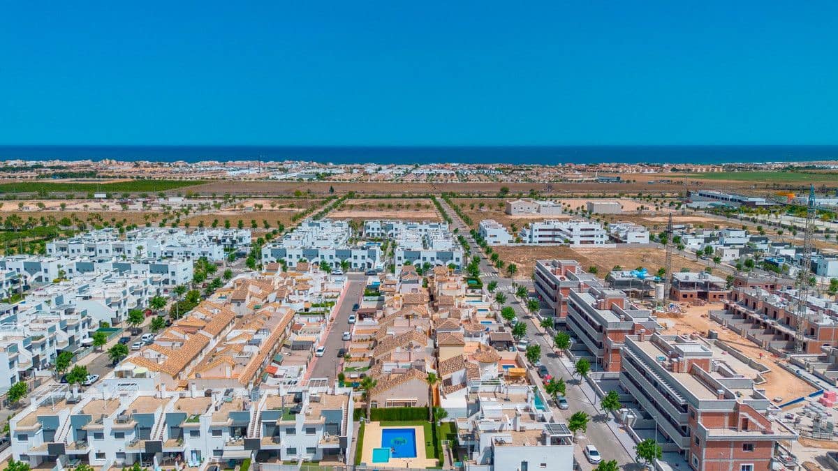 2 bedroom Apartment for sale in Pilar de la Horadada with pool - € 195,000 (Ref: 10017826)