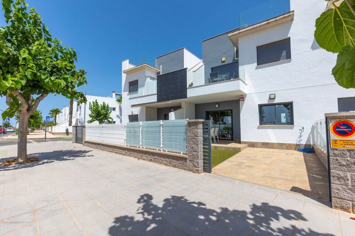 2 bedroom Apartment for sale in Pilar de la Horadada with pool - € 195,000 (Ref: 10017826)