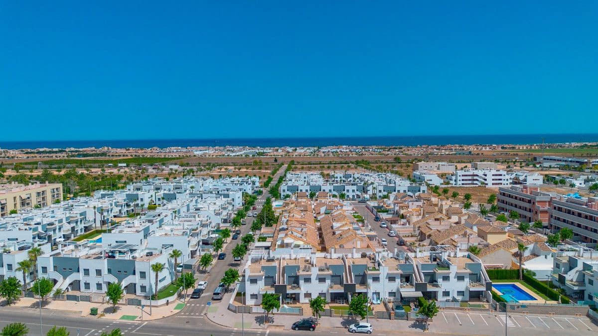 2 bedroom Apartment for sale in Pilar de la Horadada with pool - € 195,000 (Ref: 10017826)