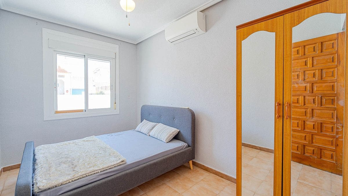 Chalet de 2 habitaciones en Rojales en venta - 185.000 € (Ref: 10017827)