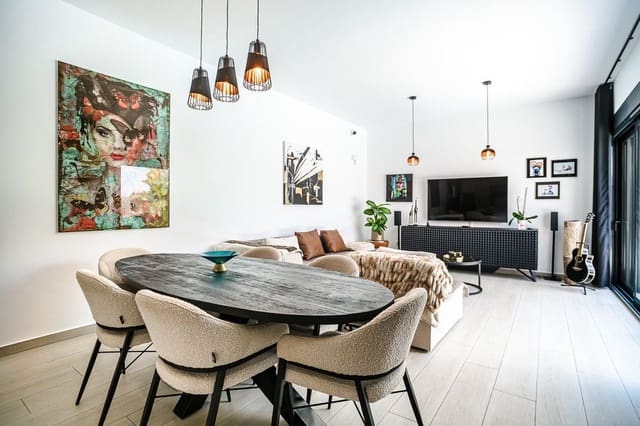 3 bedroom Villa for sale in Algorfa with pool - € 590,000 (Ref: 10017836)