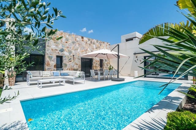 3 bedroom Villa for sale in Algorfa with pool - € 590,000 (Ref: 10017836)