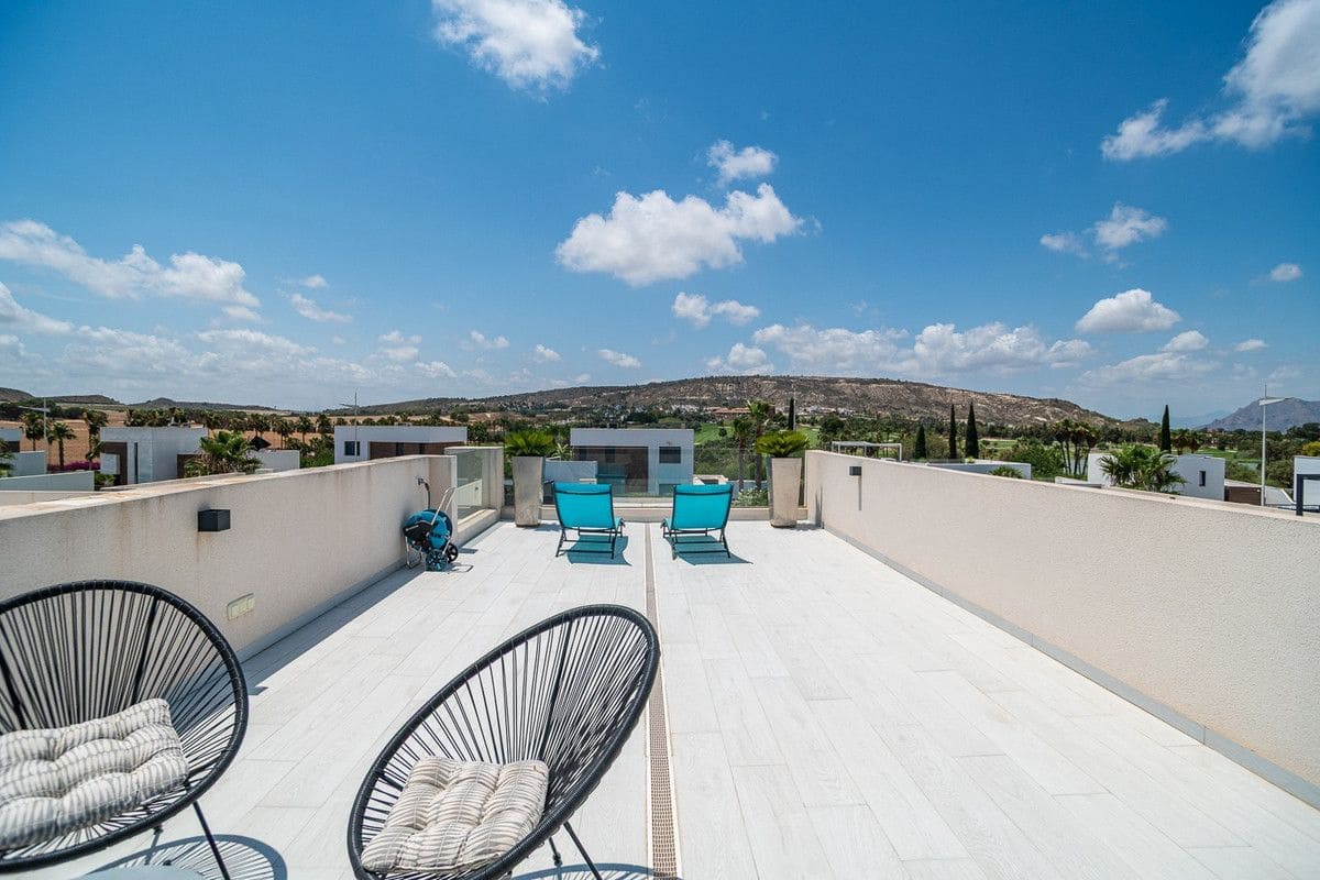 3 bedroom Villa for sale in Algorfa with pool - € 590,000 (Ref: 10017836)