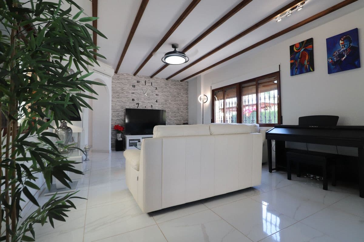 3 chambre Villa/Maison à vendre à Benijofar avec piscine - 425 000 € (Ref: 10017839)