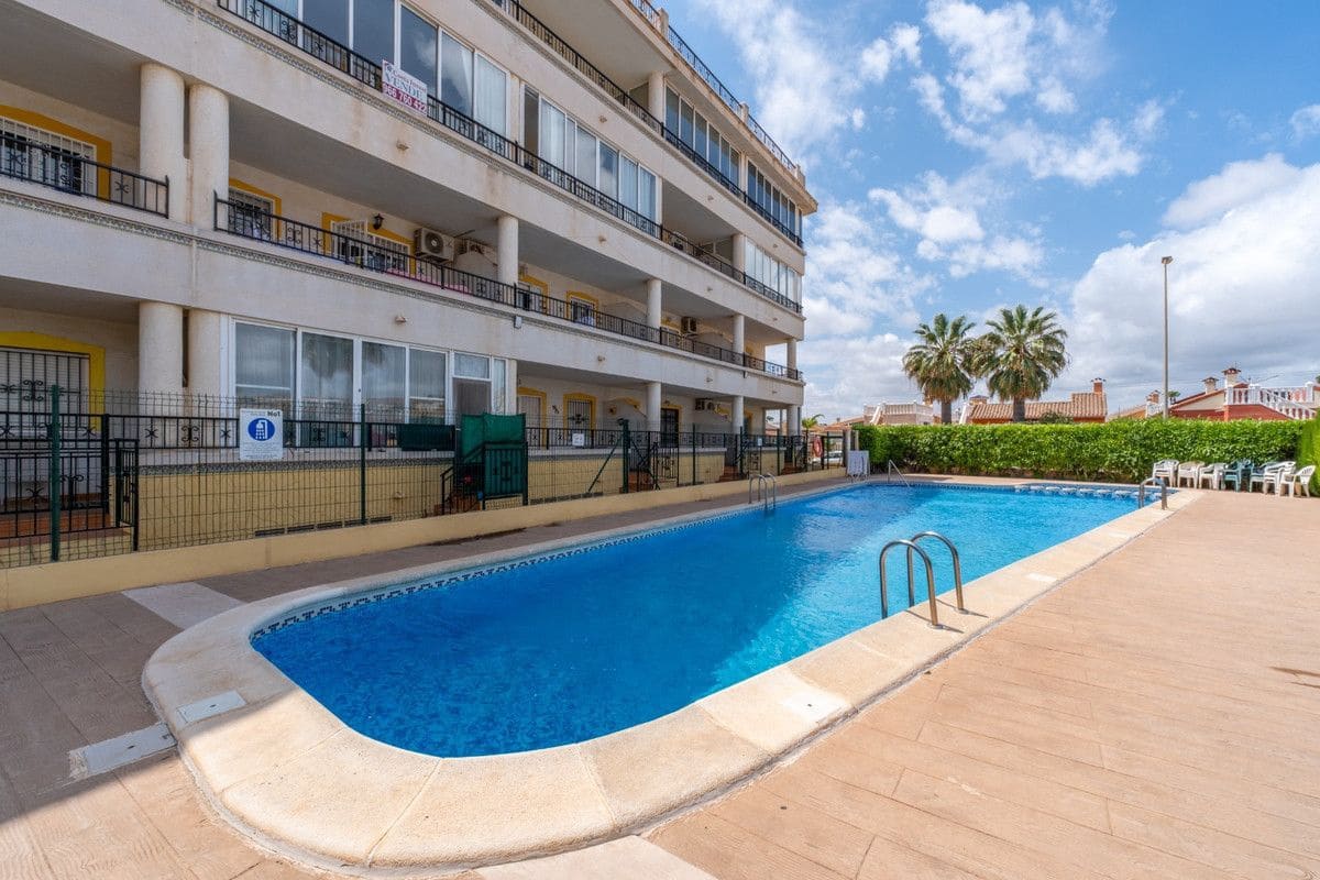 2 Zimmer Apartment zu verkaufen in La Zenia mit Pool - 194.800 € (Ref: 10017841)