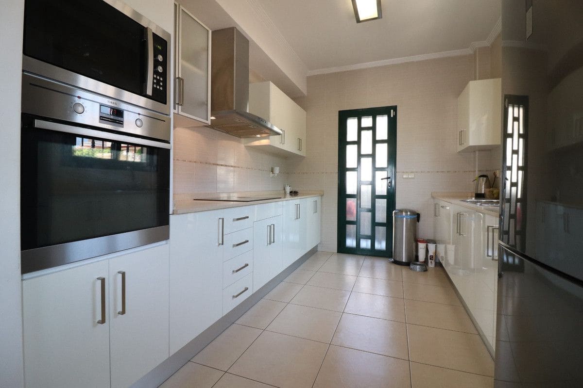 4 bedroom Villa for sale in Rojales with pool - € 470,000 (Ref: 10017842)
