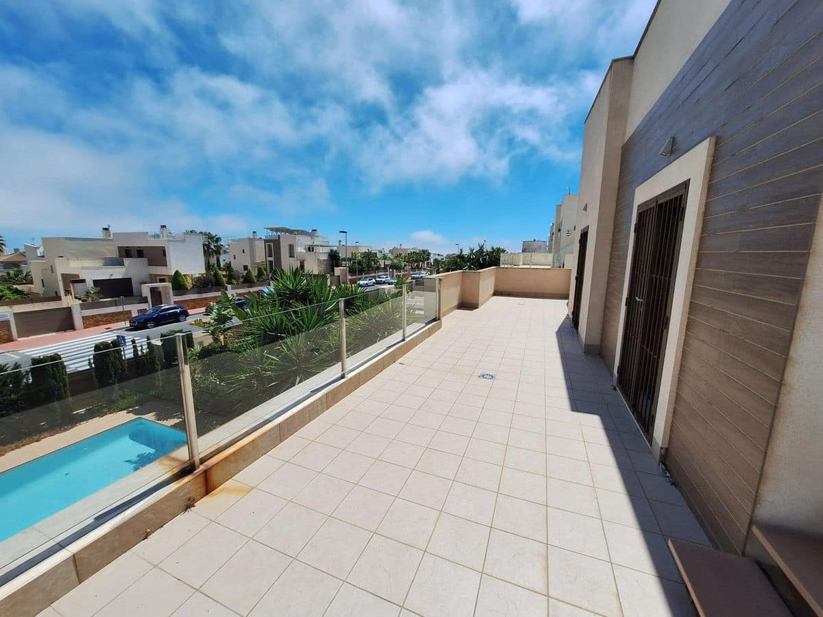 2 sypialnia Willa na sprzedaż w Torrevieja - 850 000 € (Ref: 10017845)