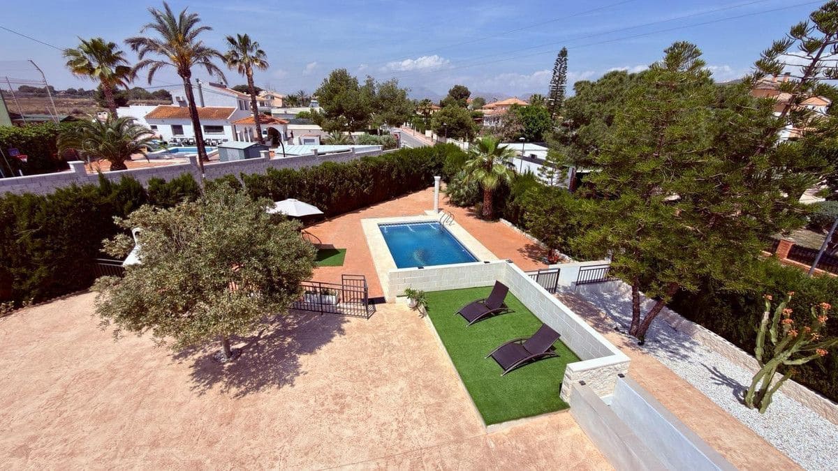 4 soverom Villa til salgs i San Vicente / Sant Vicent del Raspeig - € 589 000 (Ref: 10017846)