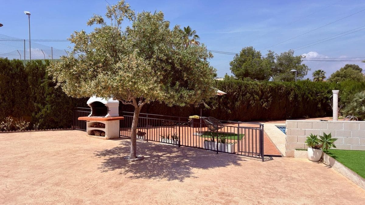 4 soverom Villa til salgs i San Vicente / Sant Vicent del Raspeig - € 589 000 (Ref: 10017846)
