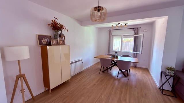 4 chambre Villa/Maison à vendre à San Vicente / Sant Vicent del Raspeig - 589 000 € (Ref: 10017846)