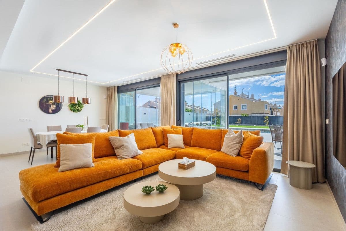 4 sovrum Villa till salu i Torrevieja - 1 675 000 € (Ref: 10017847)