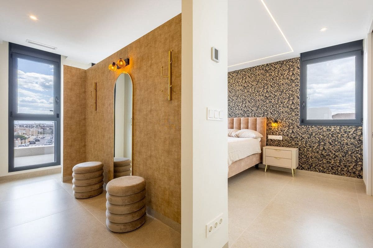 4 sovrum Villa till salu i Torrevieja - 1 675 000 € (Ref: 10017847)