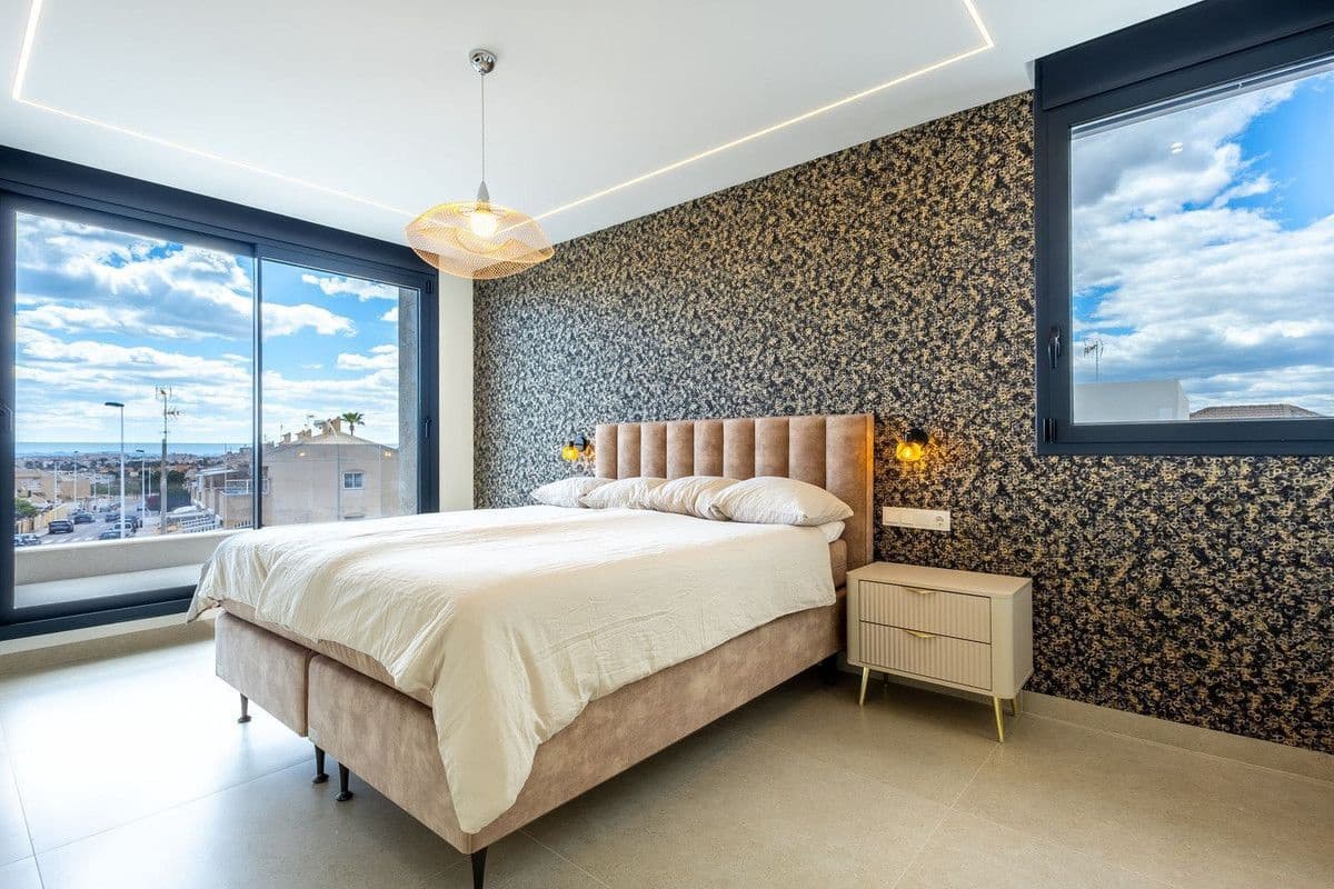 4 sovrum Villa till salu i Torrevieja - 1 675 000 € (Ref: 10017847)
