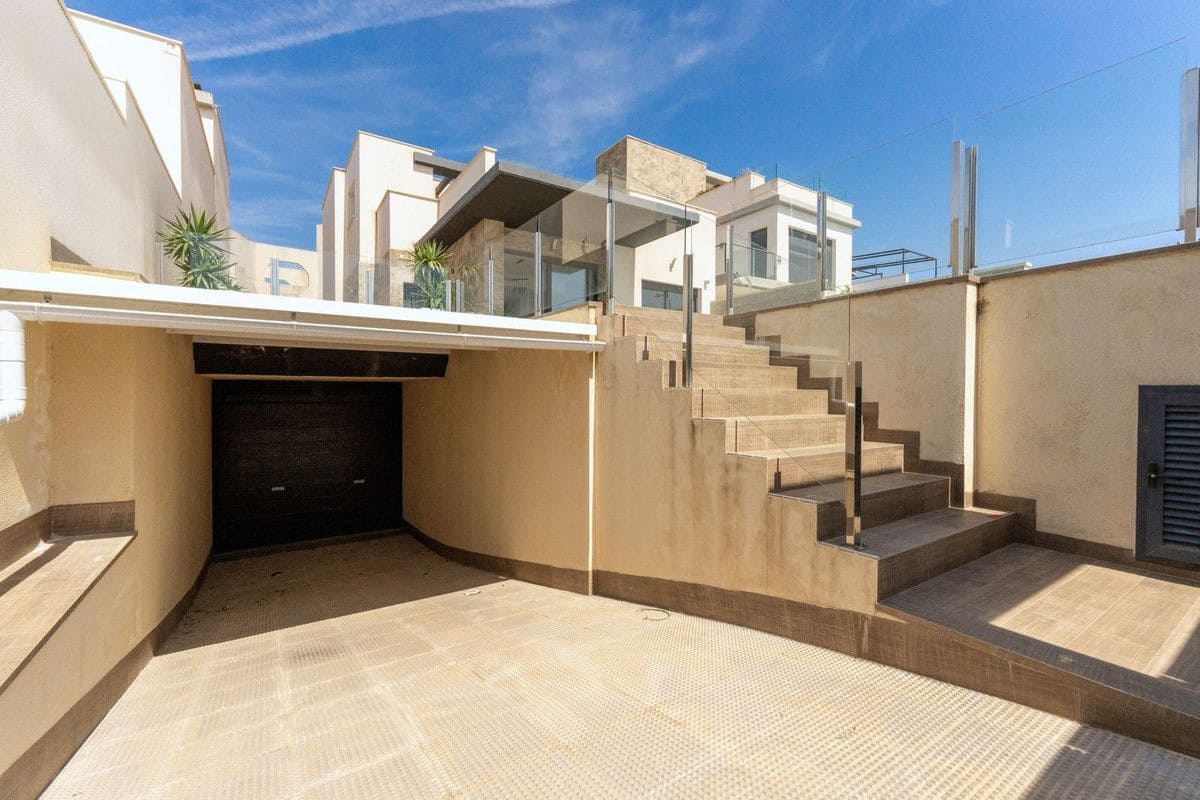 3 sypialnia Willa na sprzedaż w San Miguel de Salinas - 545 000 € (Ref: 10017848)