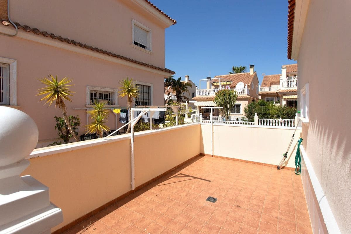 4 bedroom Villa for sale in Torrevieja - € 549,000 (Ref: 10017850)