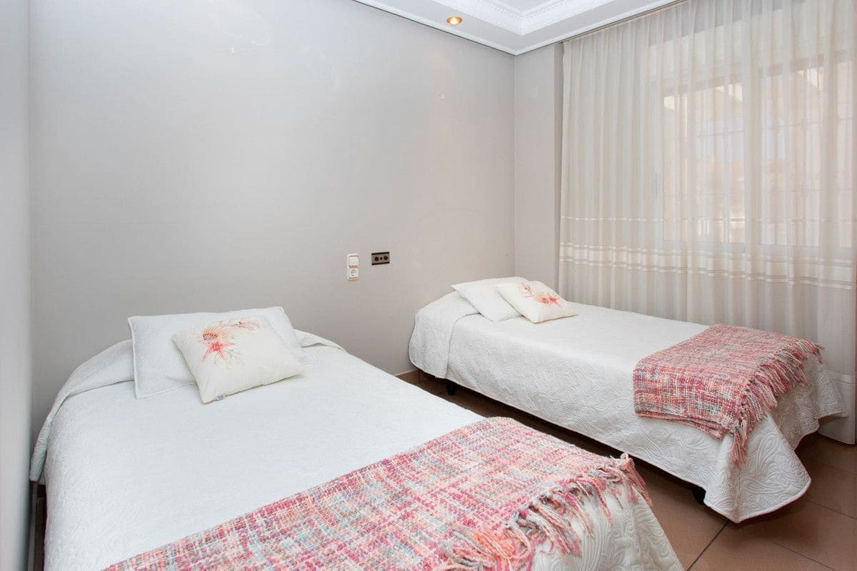 4 bedroom Villa for sale in Torrevieja - € 549,000 (Ref: 10017850)