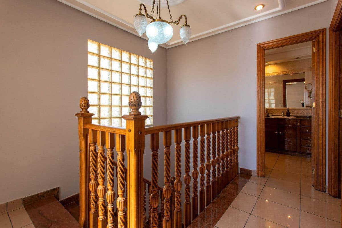 4 bedroom Villa for sale in Torrevieja - € 549,000 (Ref: 10017850)