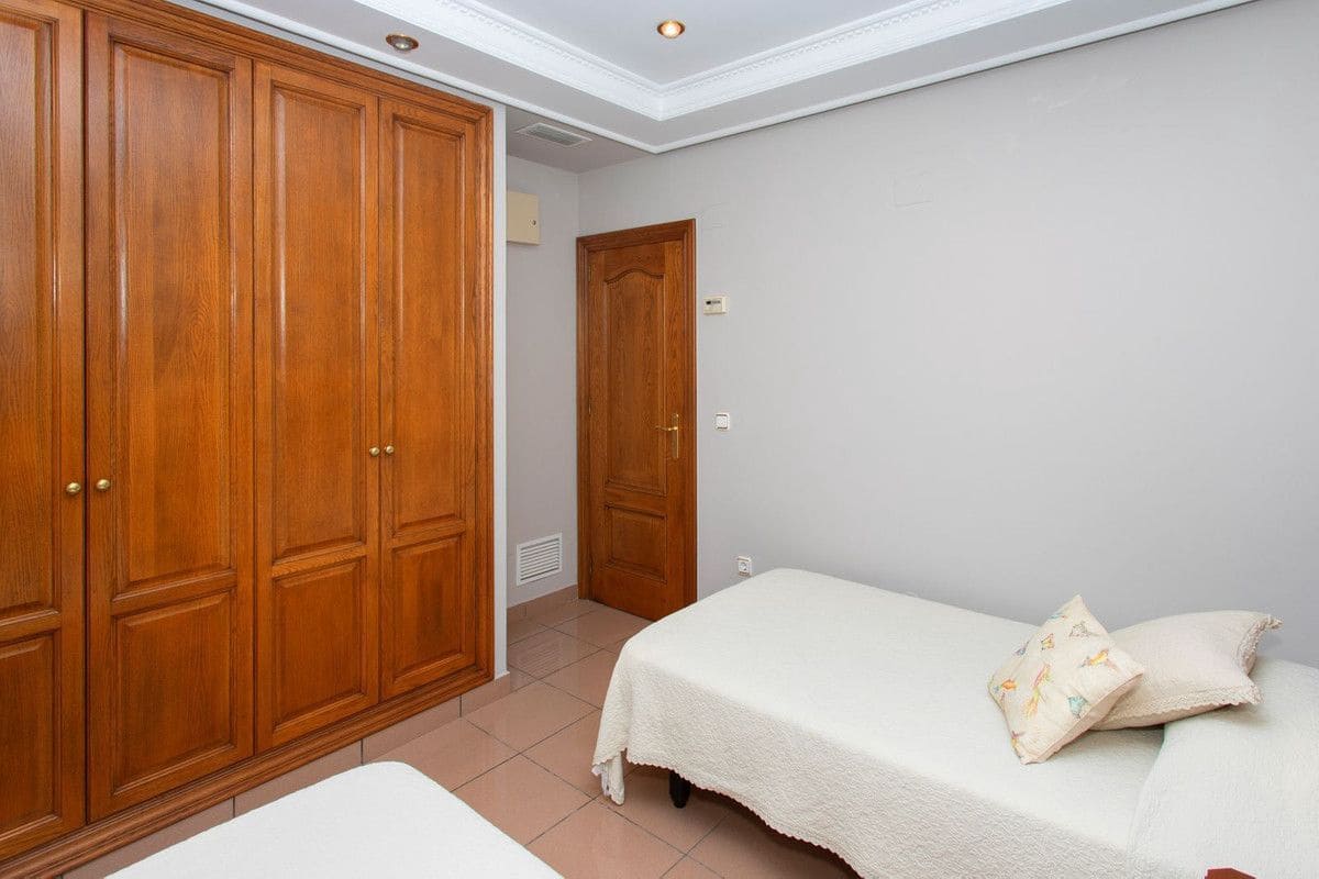 4 bedroom Villa for sale in Torrevieja - € 549,000 (Ref: 10017850)