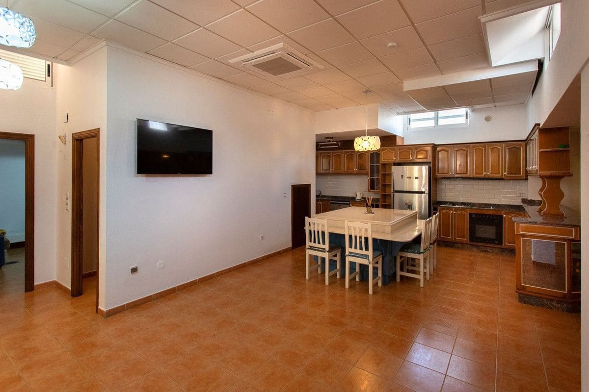 4 bedroom Villa for sale in Torrevieja - € 549,000 (Ref: 10017850)