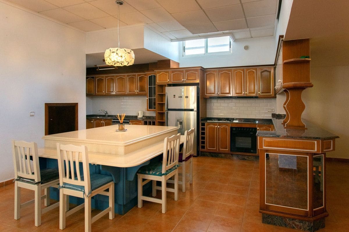 4 bedroom Villa for sale in Torrevieja - € 549,000 (Ref: 10017850)