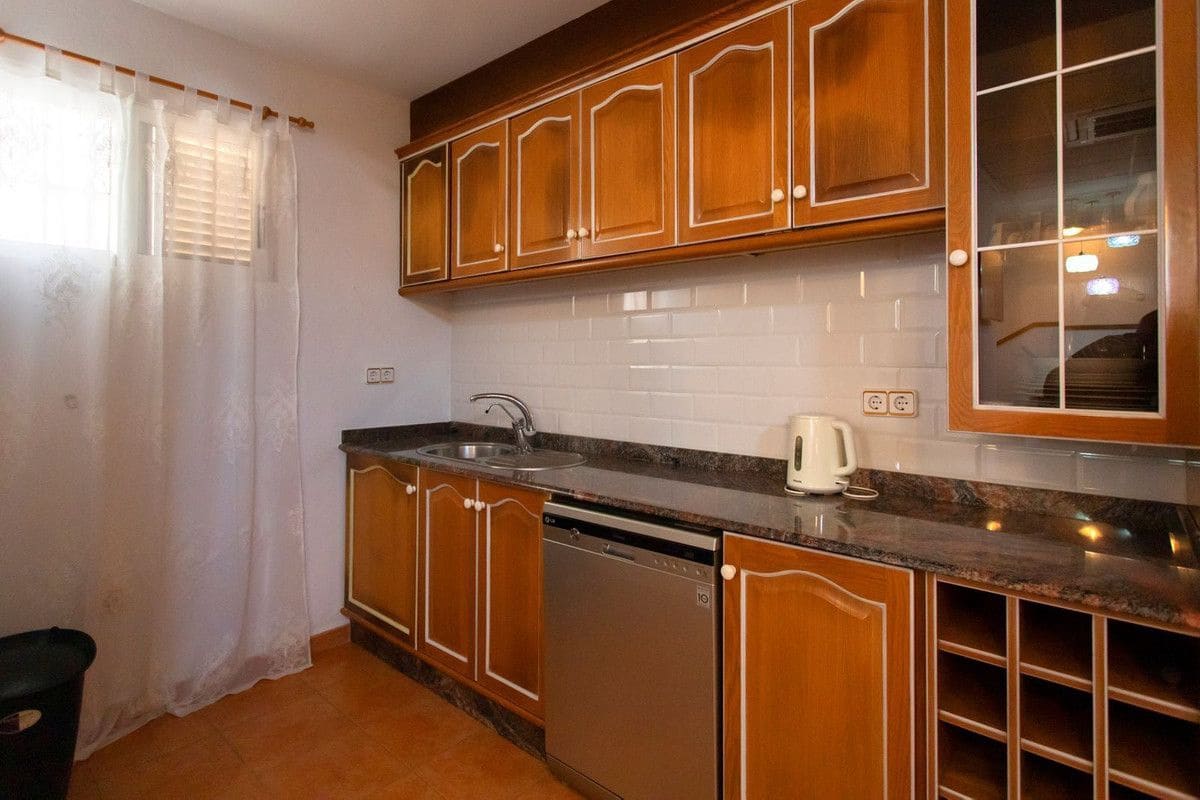 4 bedroom Villa for sale in Torrevieja - € 549,000 (Ref: 10017850)
