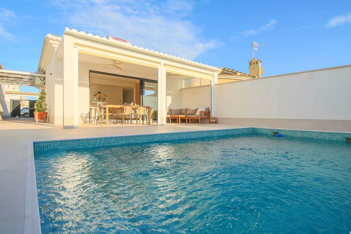 3 bedroom Villa for sale in Torrevieja - € 459,000 (Ref: 10017852)