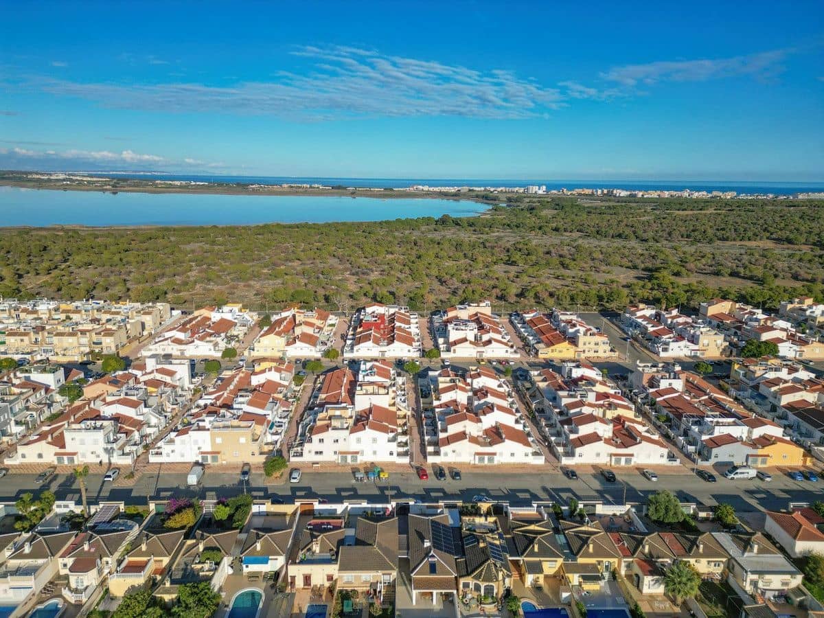 3 bedroom Villa for sale in Torrevieja - € 459,000 (Ref: 10017852)