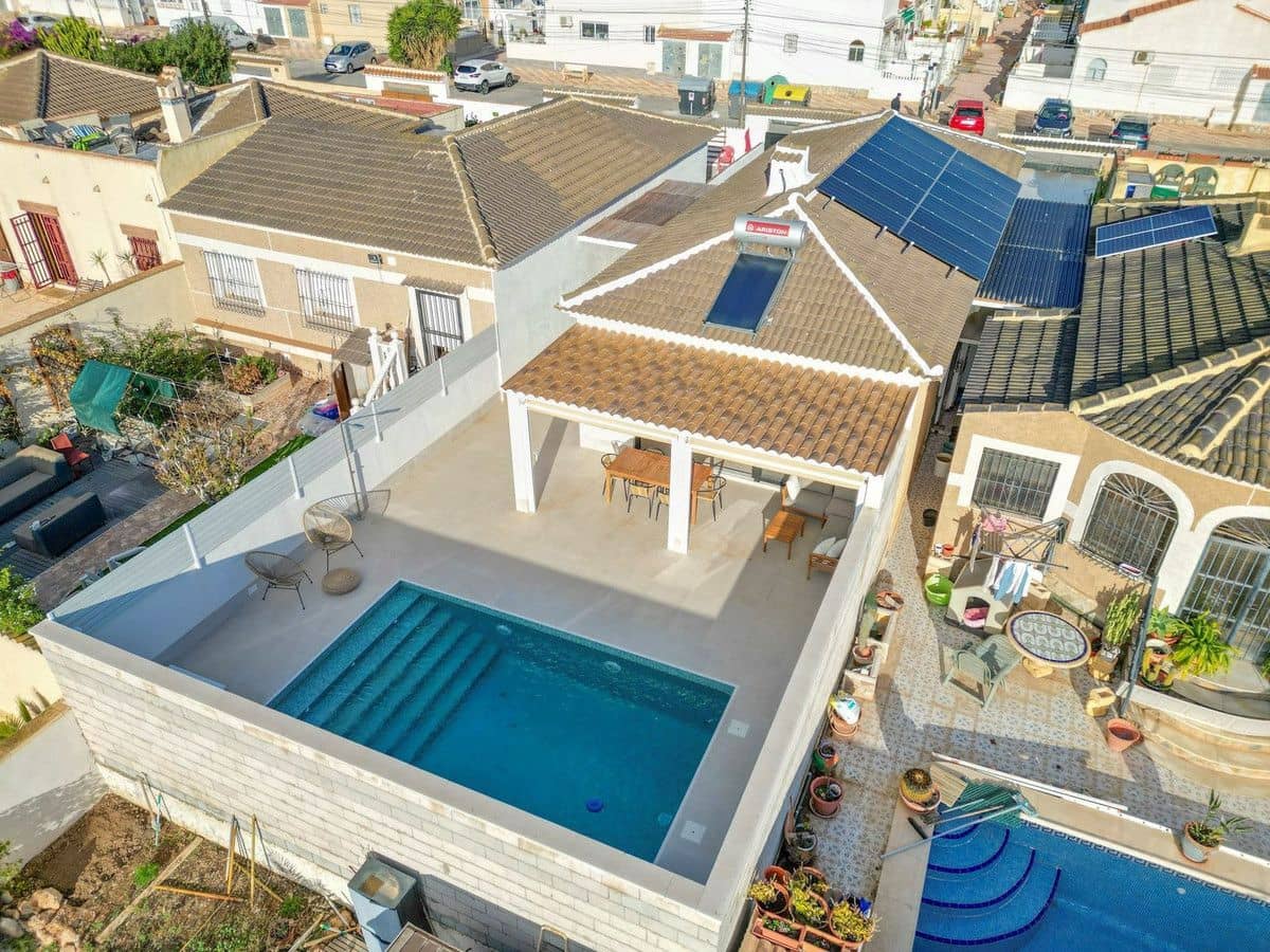 3 bedroom Villa for sale in Torrevieja - € 459,000 (Ref: 10017852)