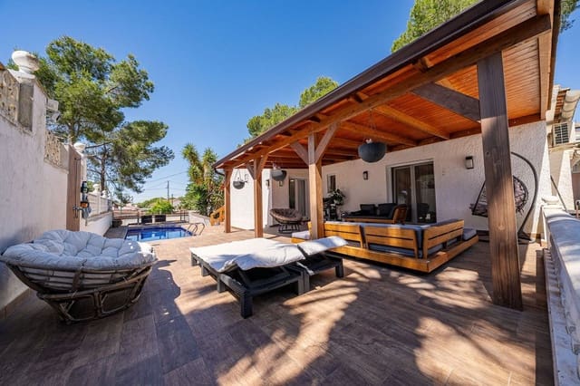 5 Zimmer Villa zu verkaufen in Pilar de la Horadada - 475.000 € (Ref: 10017853)