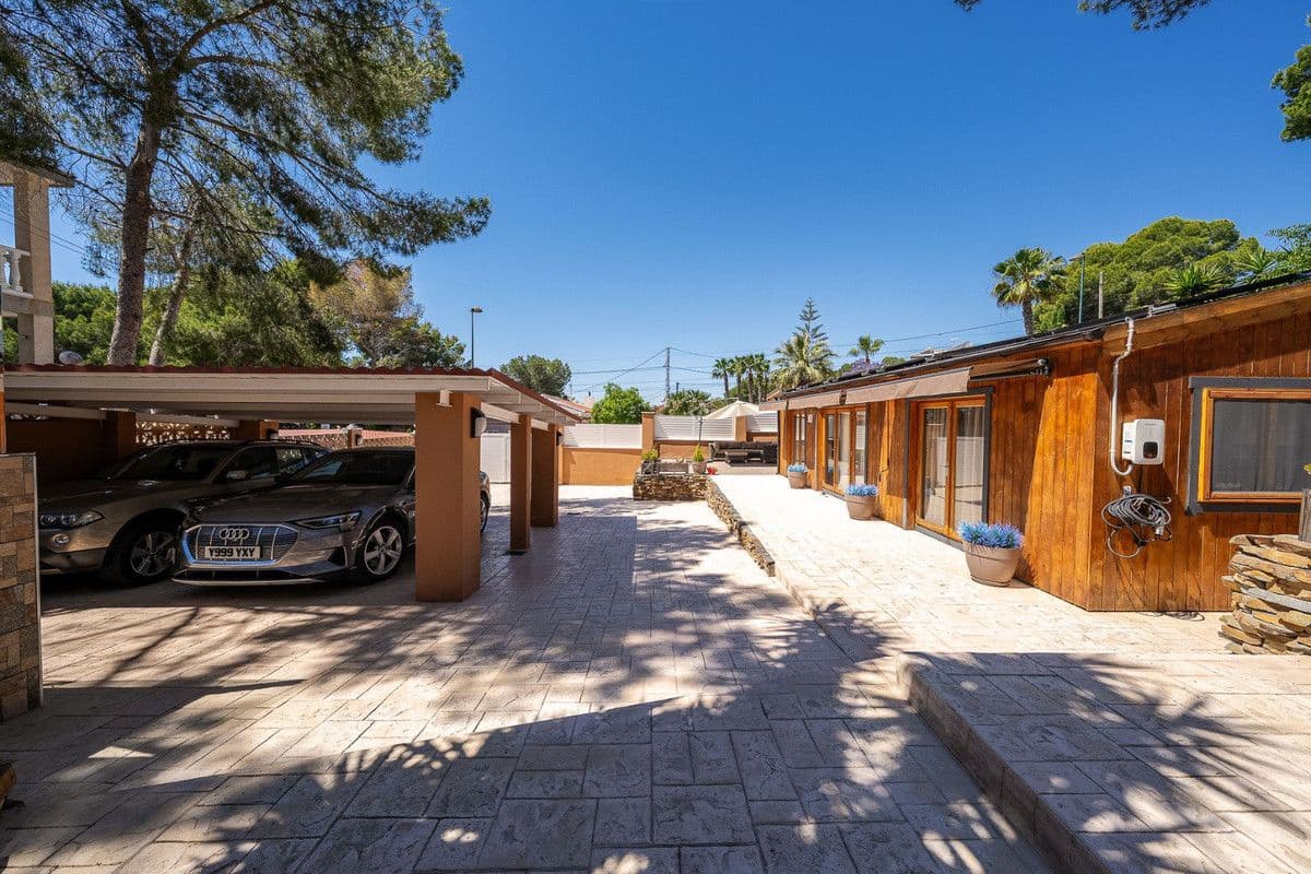 5 Zimmer Villa zu verkaufen in Pilar de la Horadada - 475.000 € (Ref: 10017853)