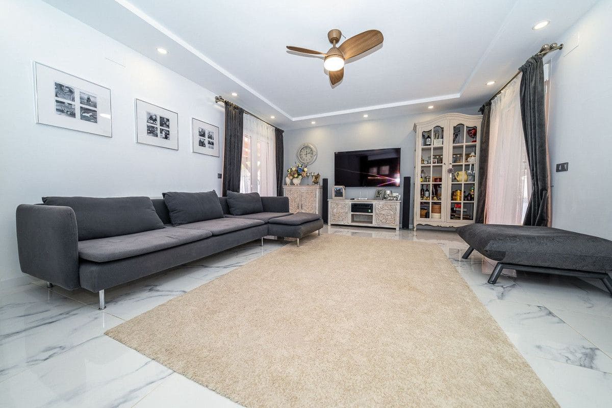 5 Zimmer Villa zu verkaufen in Pilar de la Horadada - 475.000 € (Ref: 10017853)