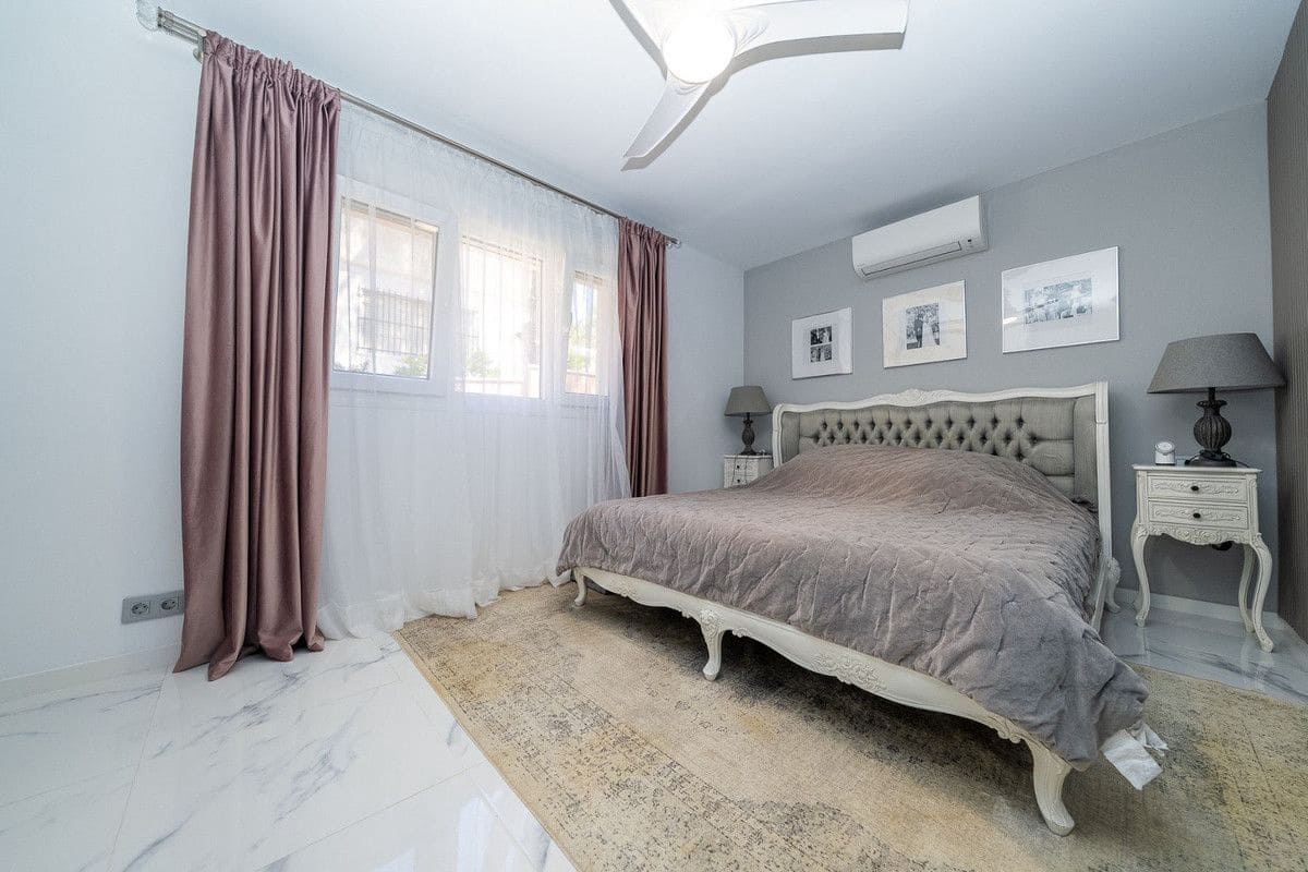 5 Zimmer Villa zu verkaufen in Pilar de la Horadada - 475.000 € (Ref: 10017853)