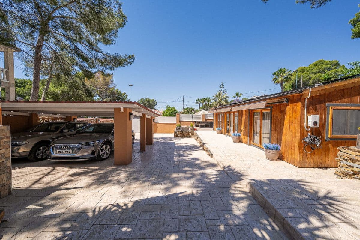 5 Zimmer Villa zu verkaufen in Pilar de la Horadada - 475.000 € (Ref: 10017853)