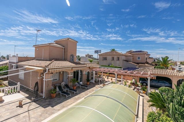 4 bedroom Villa for sale in Torrevieja - € 560,000 (Ref: 10017854)
