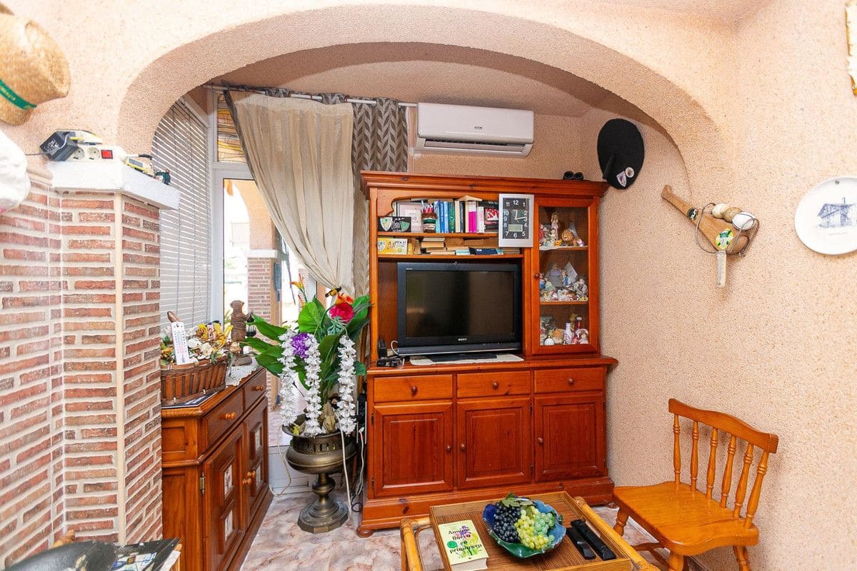 4 bedroom Villa for sale in Torrevieja - € 560,000 (Ref: 10017854)