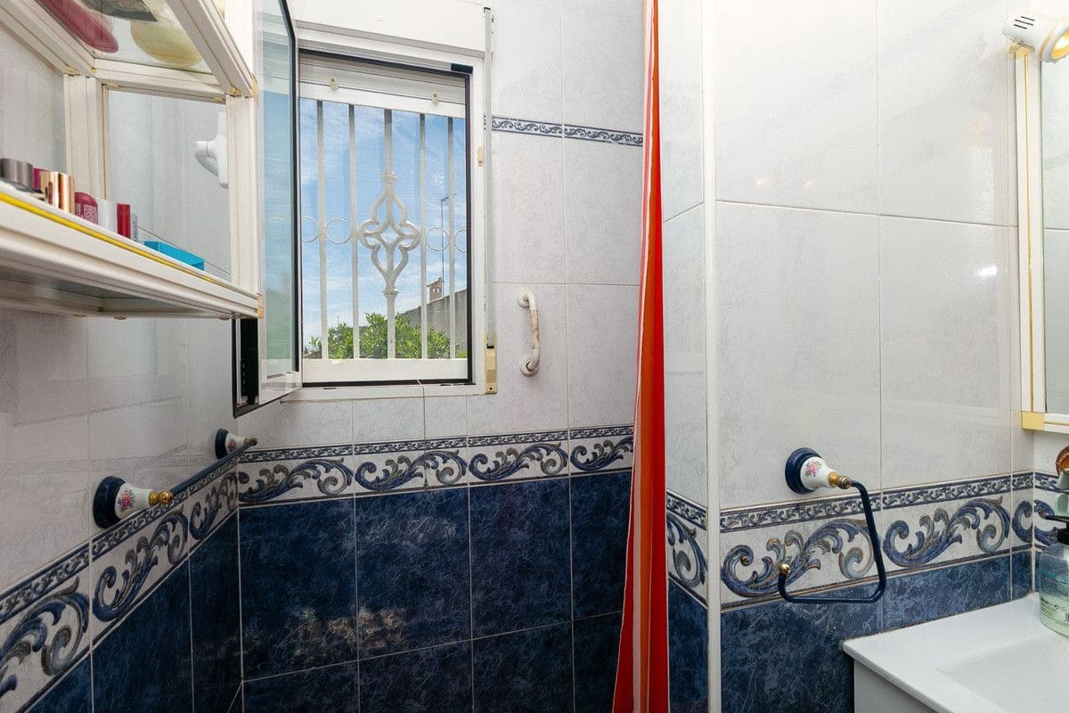 4 bedroom Villa for sale in Torrevieja - € 560,000 (Ref: 10017854)