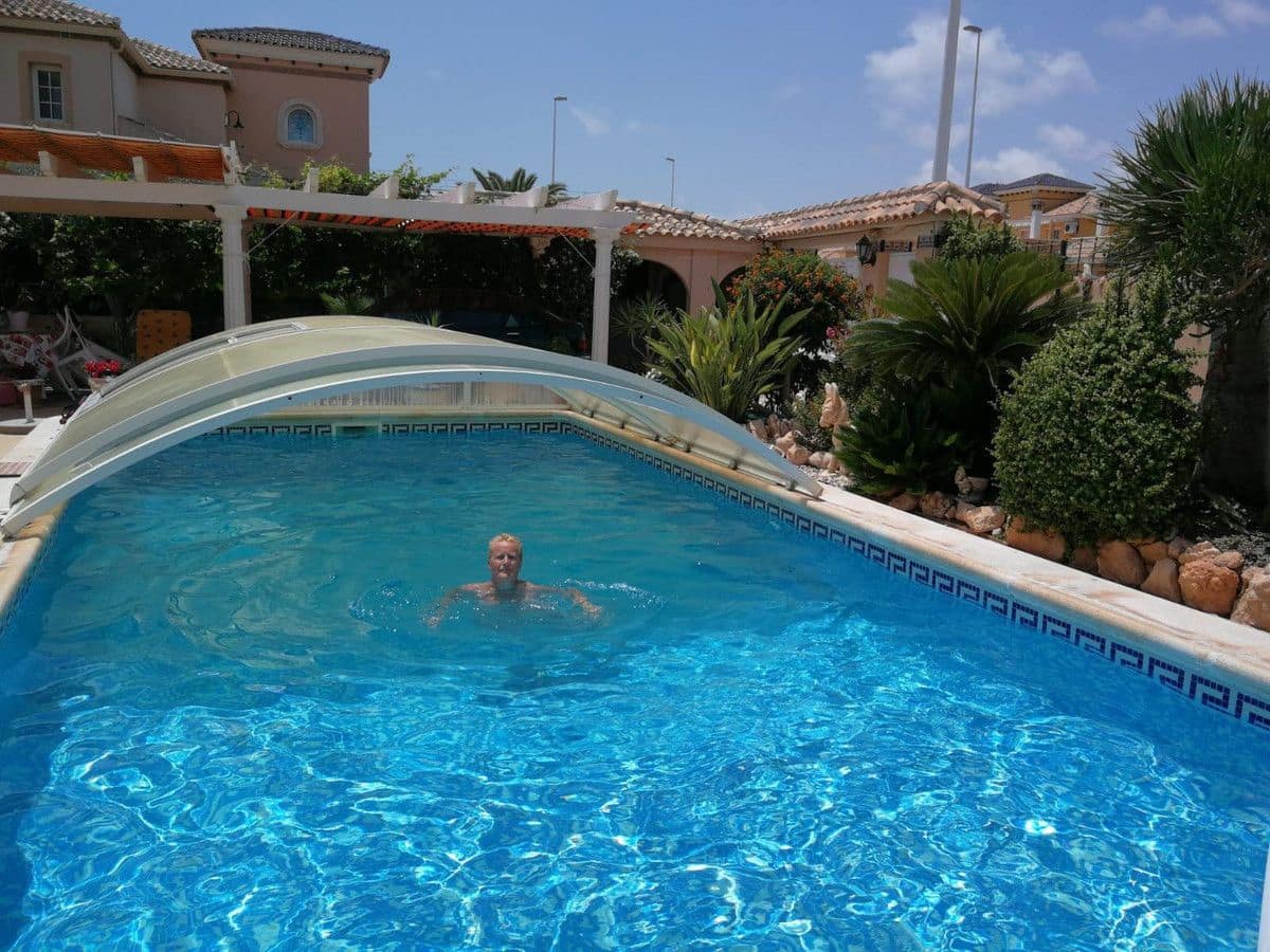 4 bedroom Villa for sale in Torrevieja - € 560,000 (Ref: 10017854)