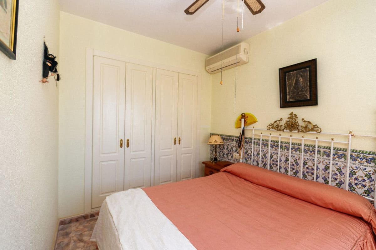 4 bedroom Villa for sale in Torrevieja - € 560,000 (Ref: 10017854)