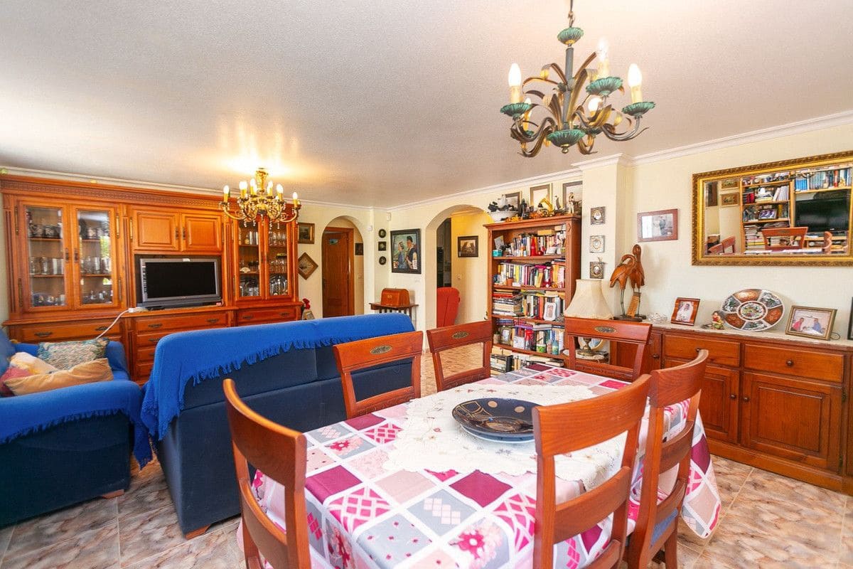 4 bedroom Villa for sale in Torrevieja - € 560,000 (Ref: 10017854)