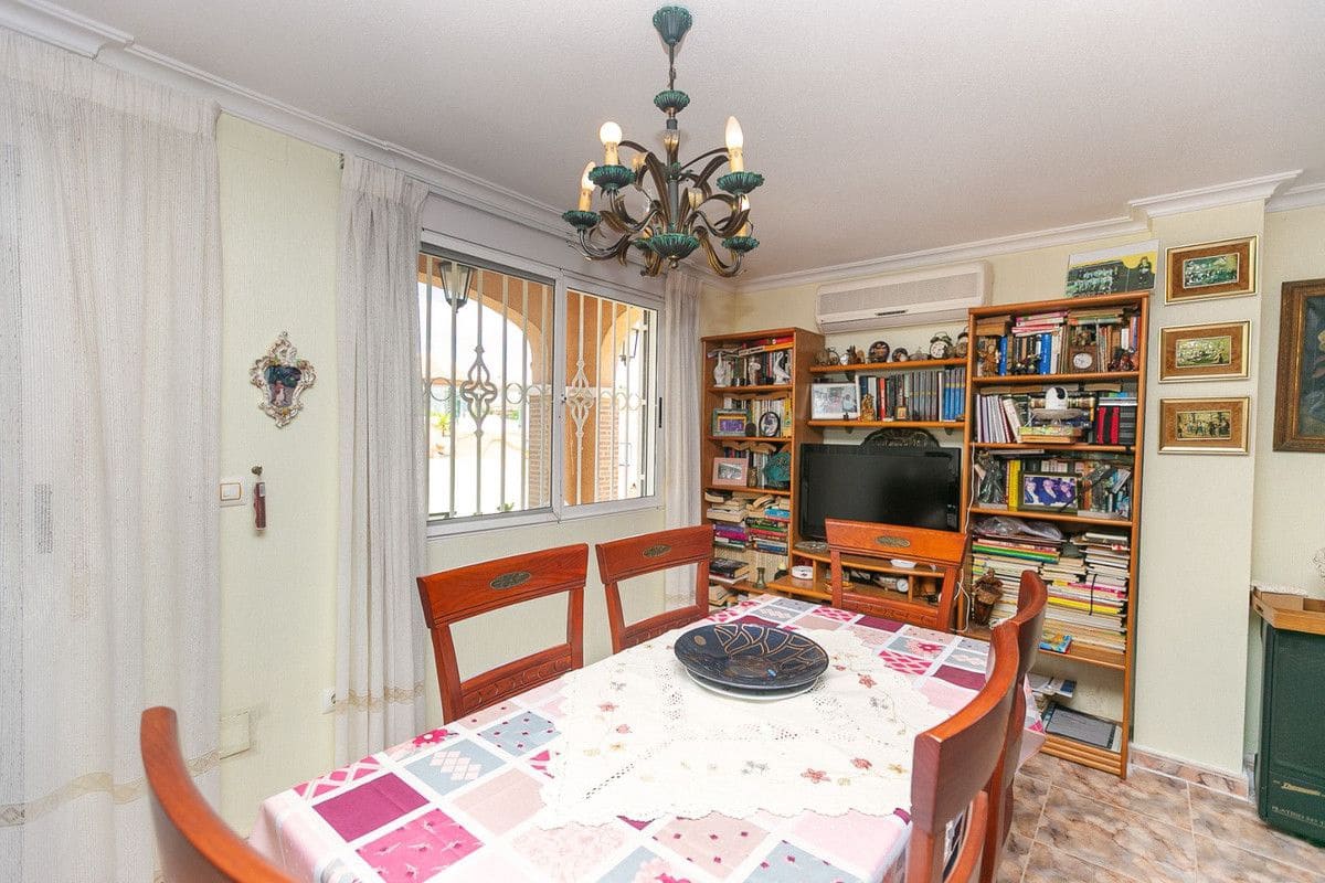 4 bedroom Villa for sale in Torrevieja - € 560,000 (Ref: 10017854)