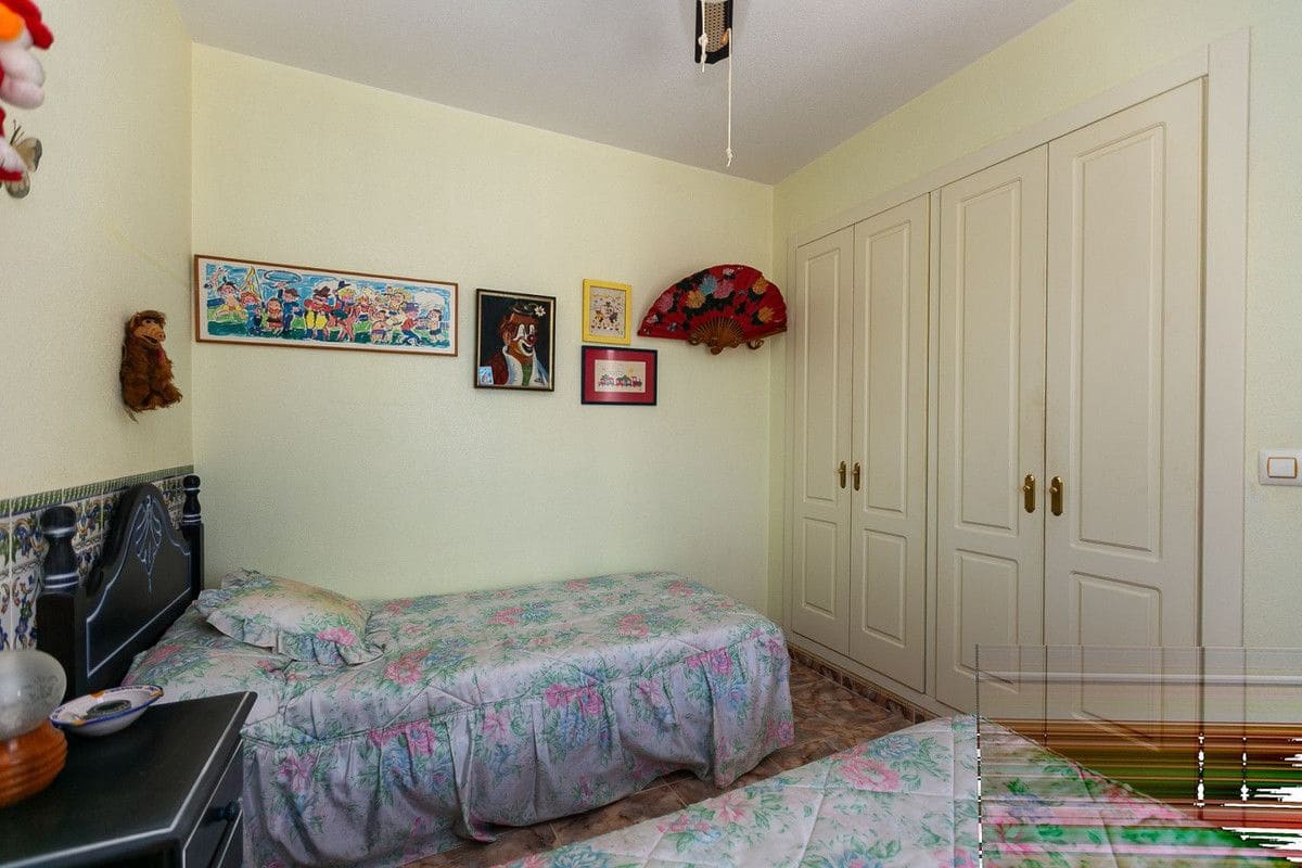 4 bedroom Villa for sale in Torrevieja - € 560,000 (Ref: 10017854)