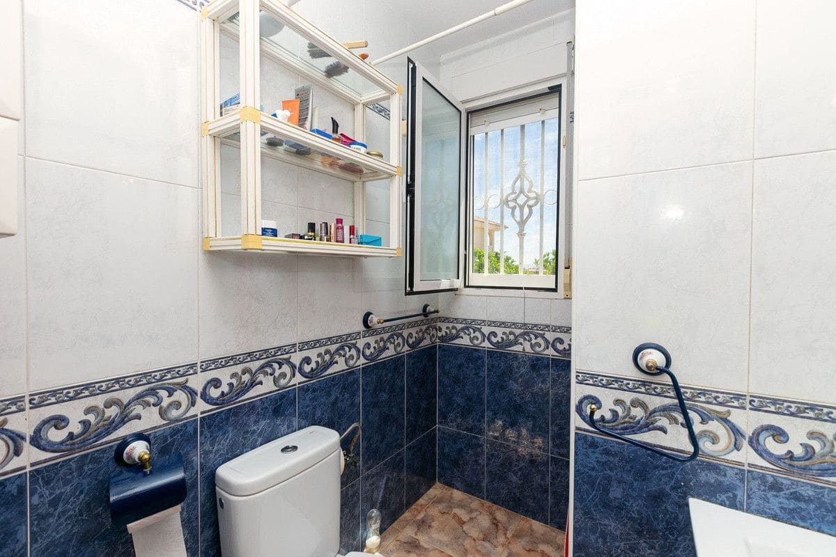 4 bedroom Villa for sale in Torrevieja - € 560,000 (Ref: 10017854)