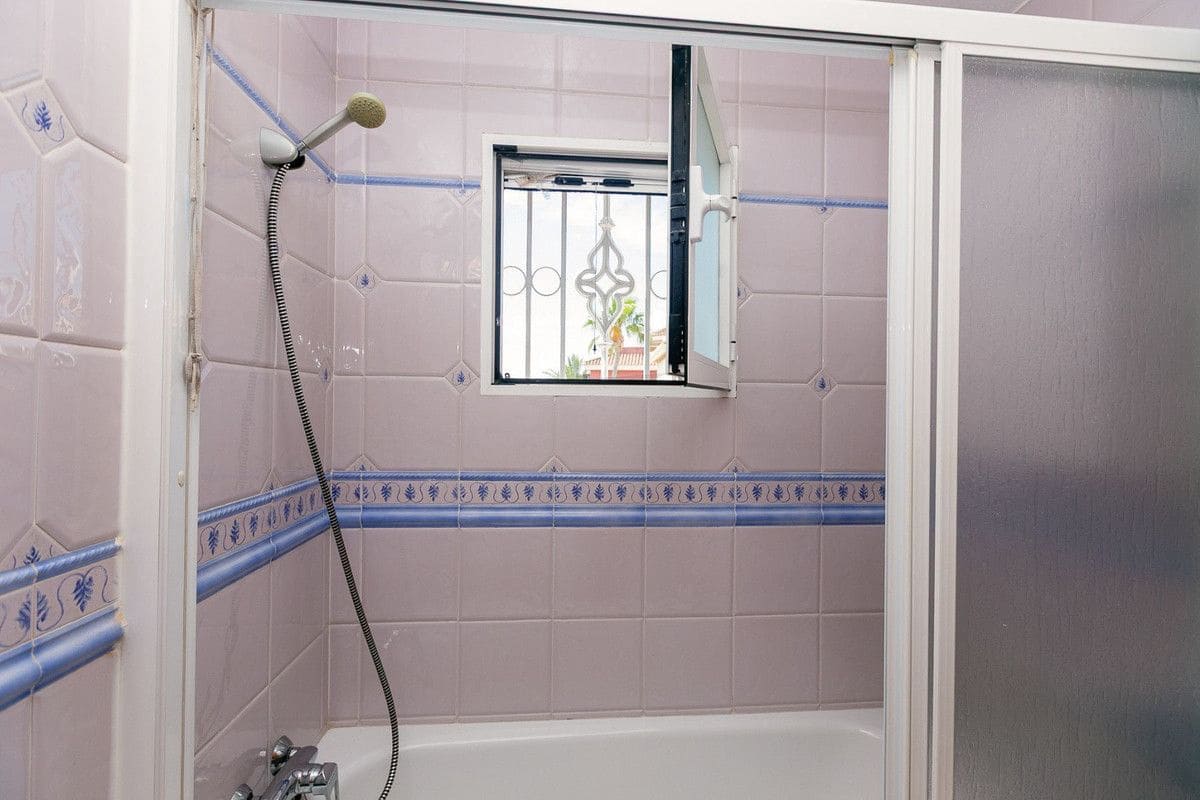 4 bedroom Villa for sale in Torrevieja - € 560,000 (Ref: 10017854)