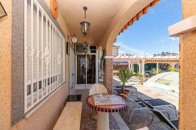 4 bedroom Villa for sale in Torrevieja - € 560,000 (Ref: 10017854)